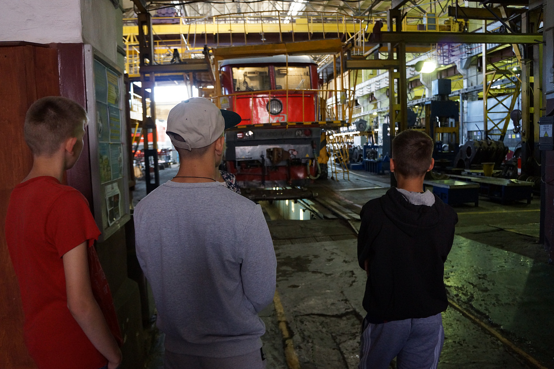 Воспитанники Никольского ресурсного центра попробовали себя в роли машинистов